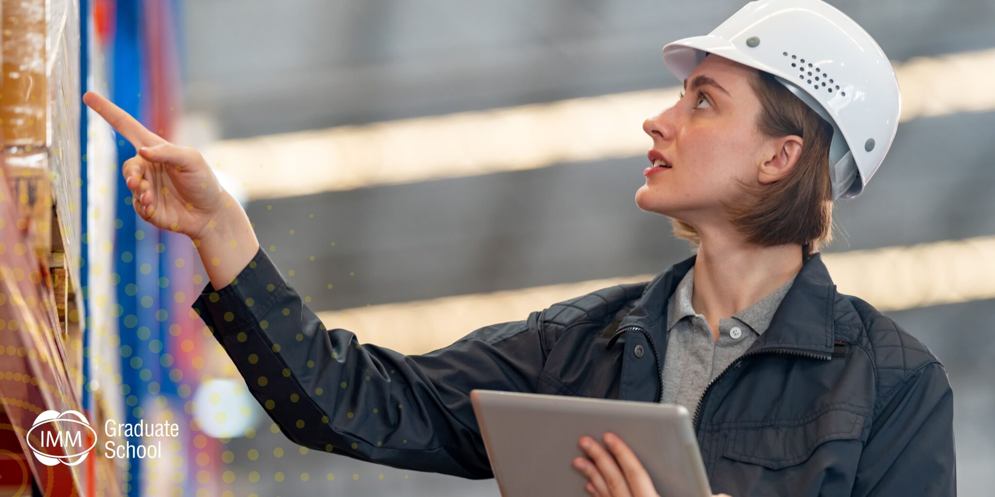 Female-manager-warehouse-clipboard